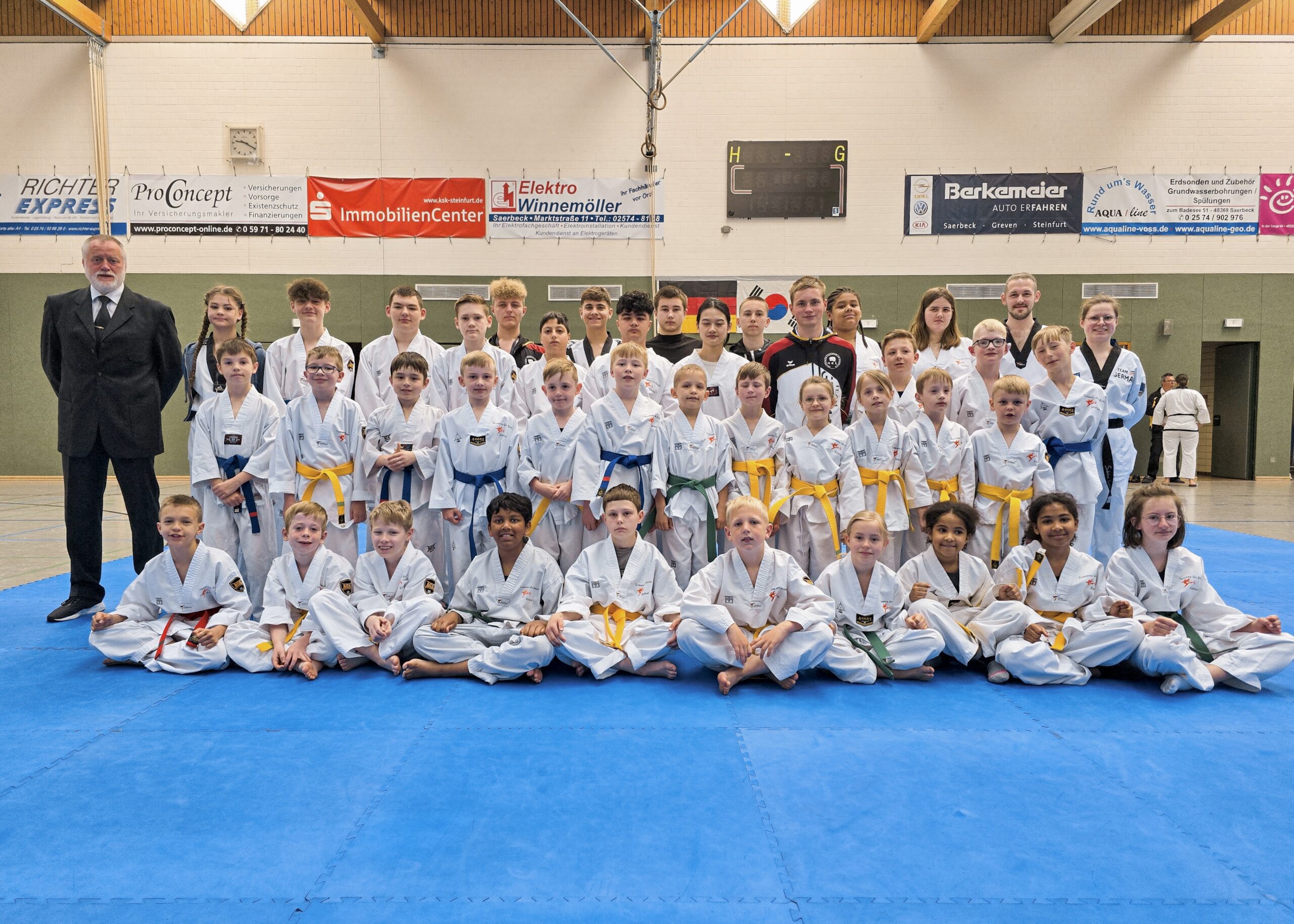 Gruppenfoto unserer Taekwondo-Schule